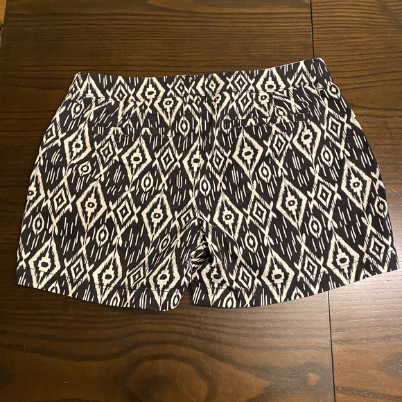 EUC Ikat print shorts - Picture 2 of 4